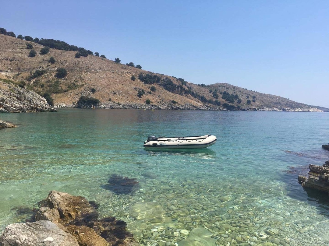 Himara Small Boat Tours景点图片