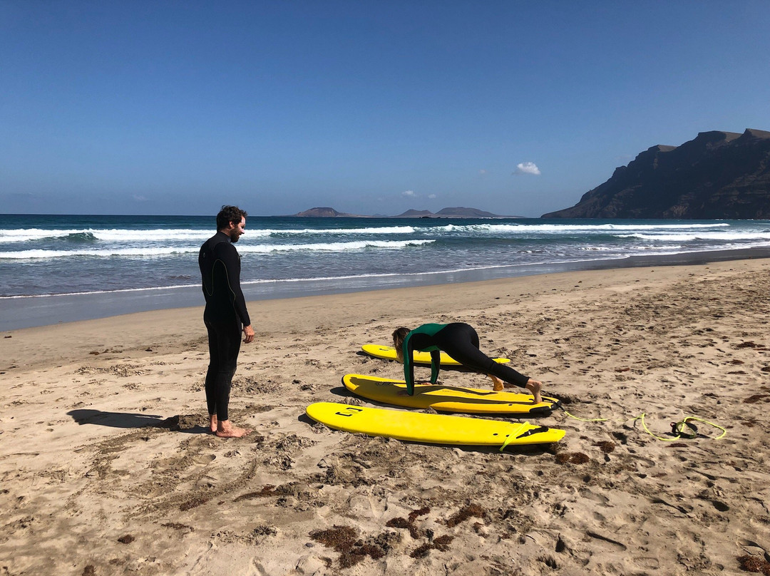 Lanzarote Surf School-Caleta de Famara必去景点