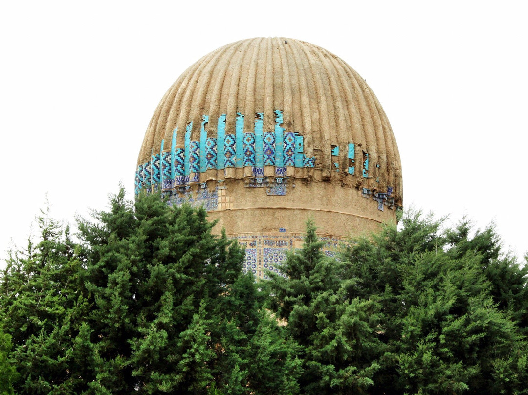 Gawhar Shad Madrasa and Mausoleum景点图片