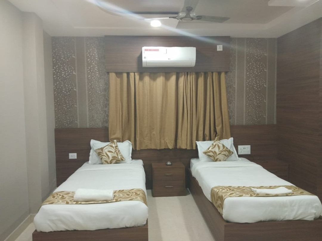 Hotel White House主图