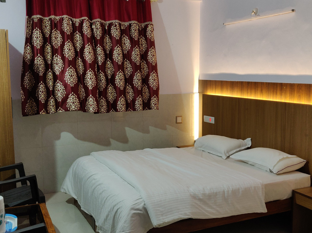 Shree Poorna Lodge