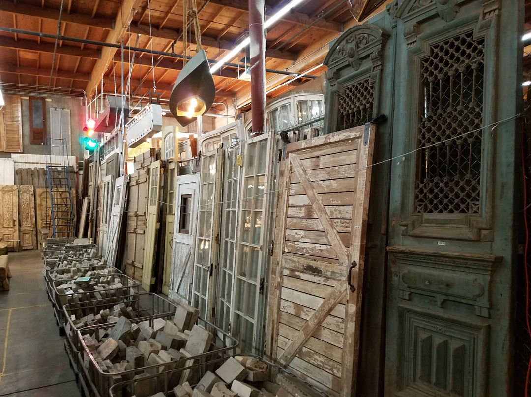 Antiquites Warehouse-凤凰城必去景点