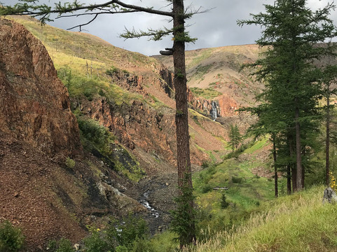 Waterfall Krasnyye Kamni-Talnakh必去景点