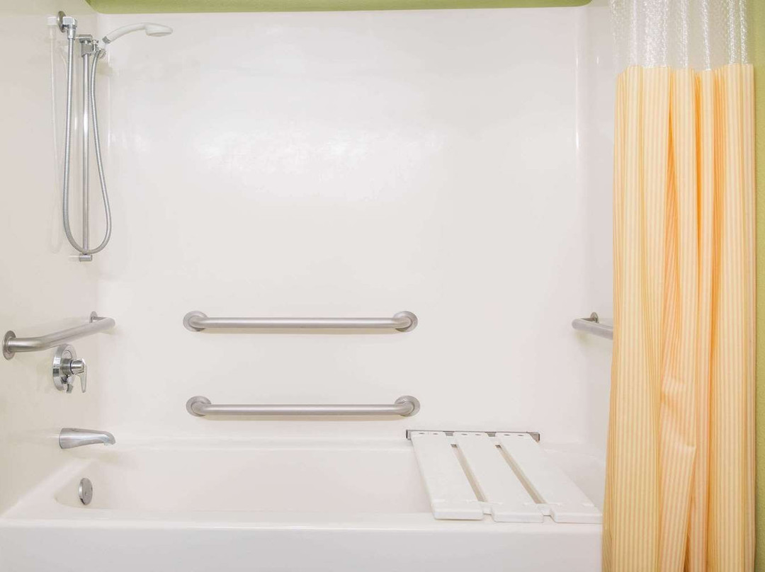 Days Inn & Suites by Wyndham Swainsboro主图