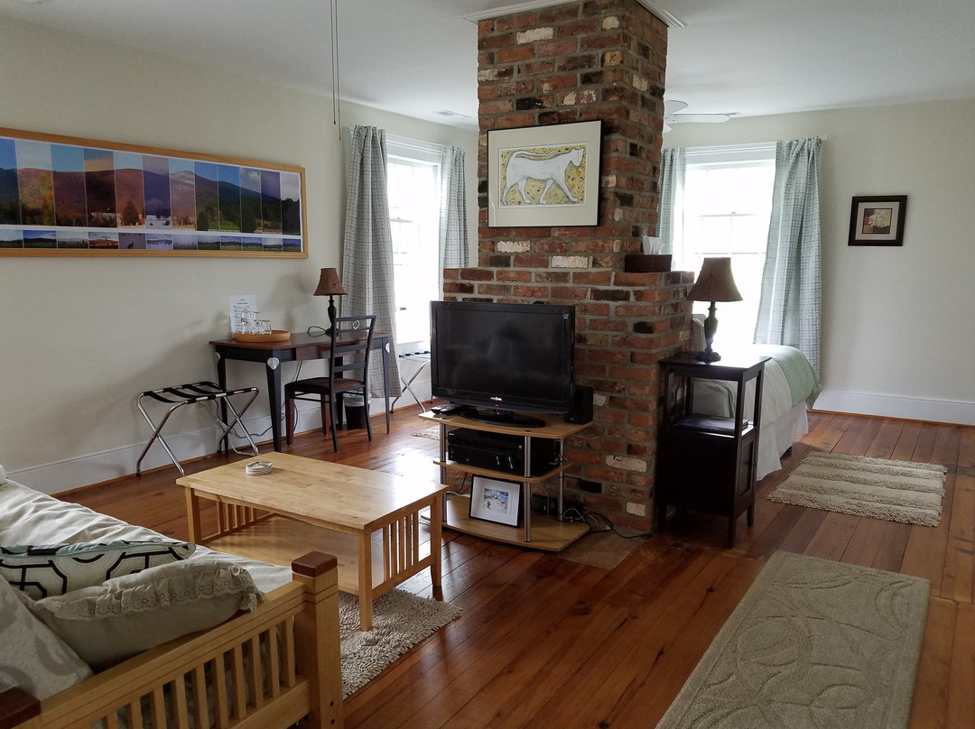 Le Bleu Ridge Bed and Breakfast主图