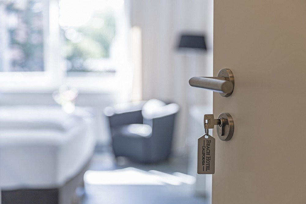 Beach Hotel California主图