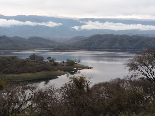 Dique de Escaba-Villa Alberdi必去景点