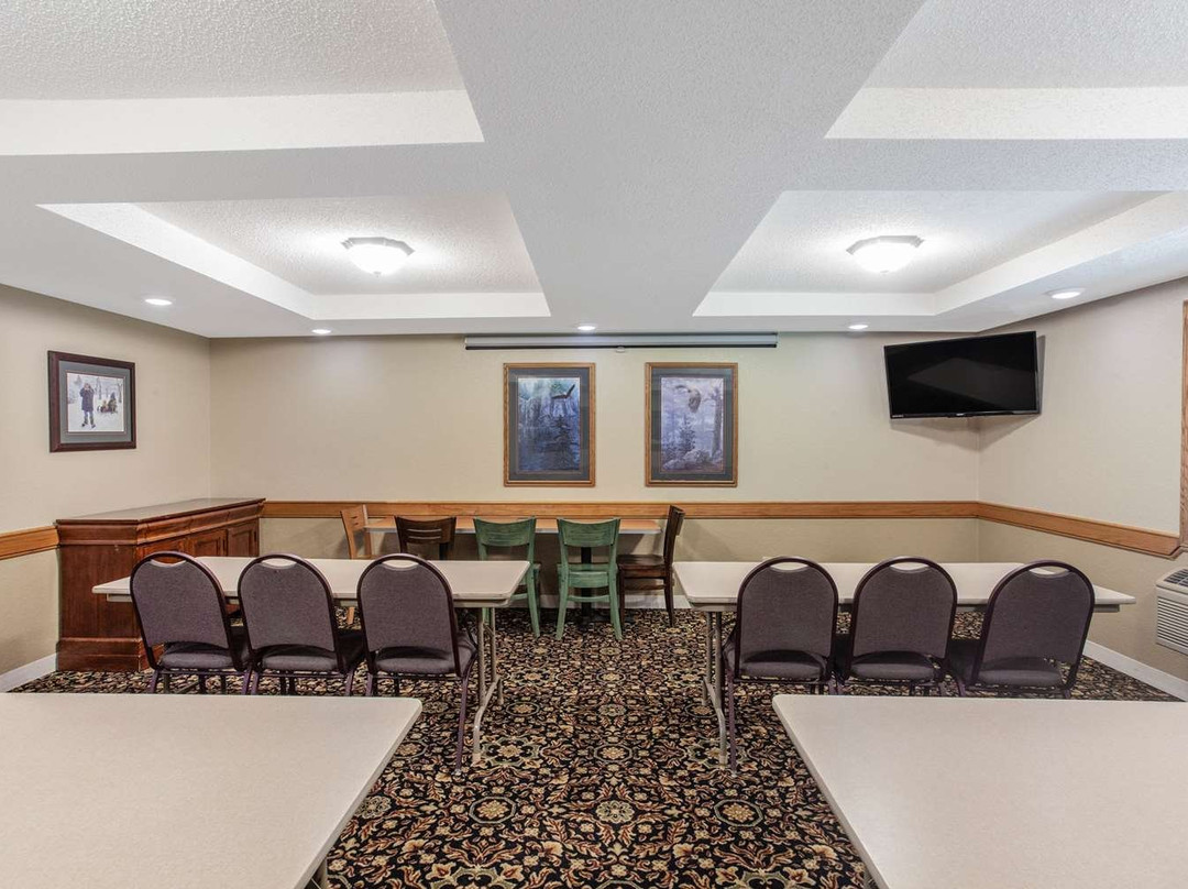 AmericInn by Wyndham White Bear Lake St. Paul主图