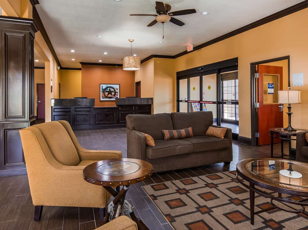 Trail Dust Inn & Suites主图