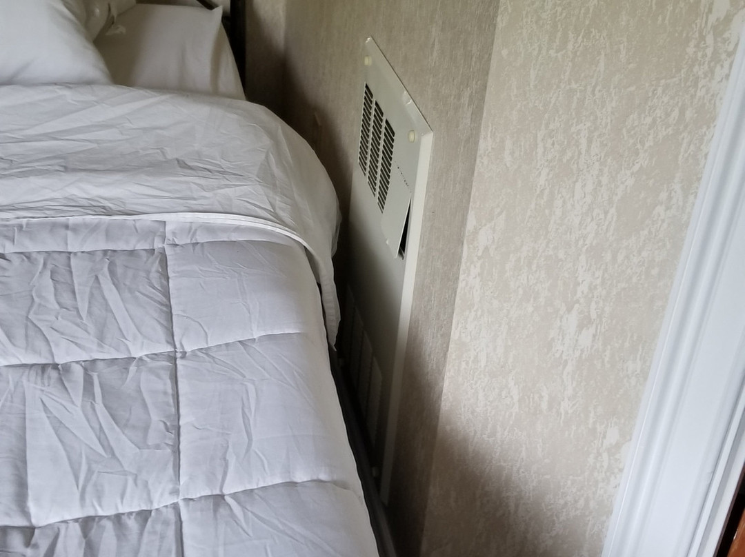 Cedar Park Inn & Whirlpool Suites主图