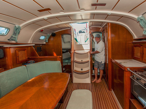 Ariadne Sailing Trips-雷斯蒙必去景点