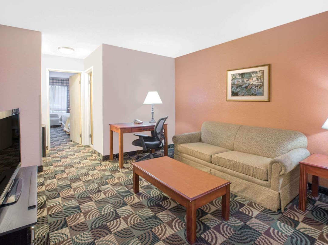 Days Inn by Wyndham Hillsdale主图