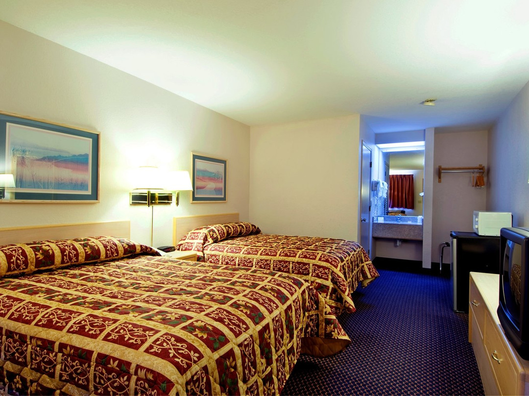 Americas Best Value Inn Garden City主图