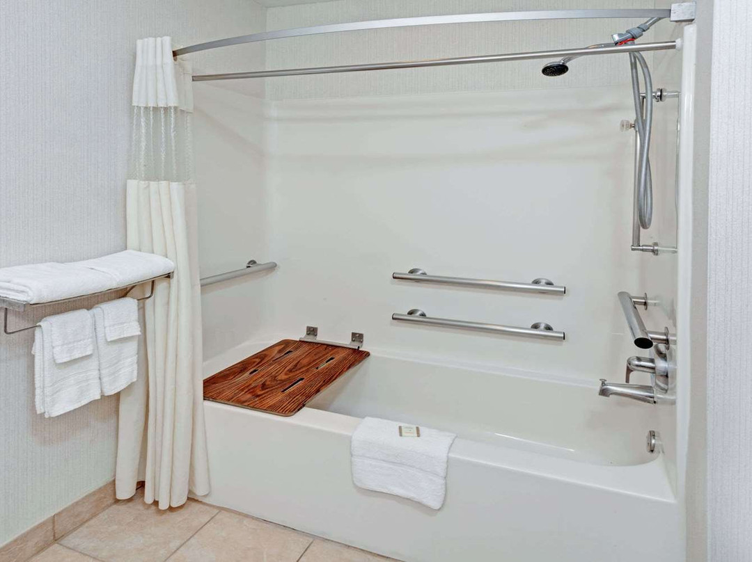 Red Lion Inn & Suites Elk Grove Village主图