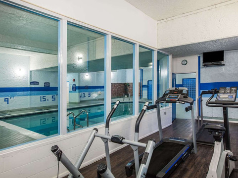 维多利亚豪生酒店主图