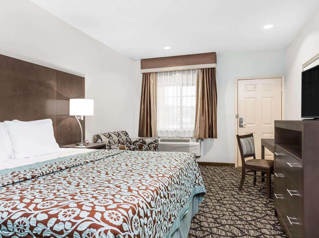 Days Inn & Suites by Wyndham Madisonville主图