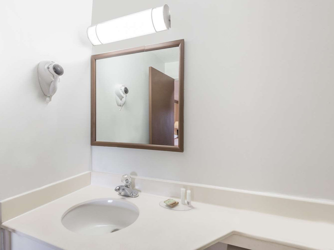 Super 8 by Wyndham Old Saybrook主图