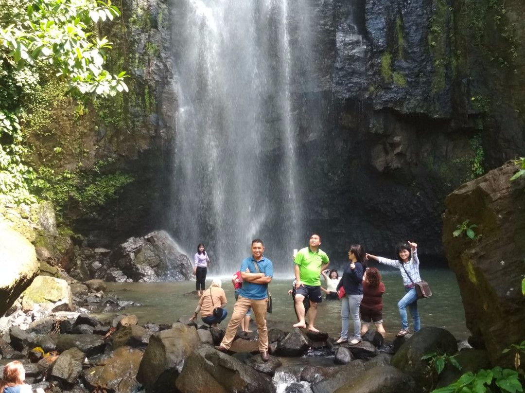 Tunan Waterfall景点图片
