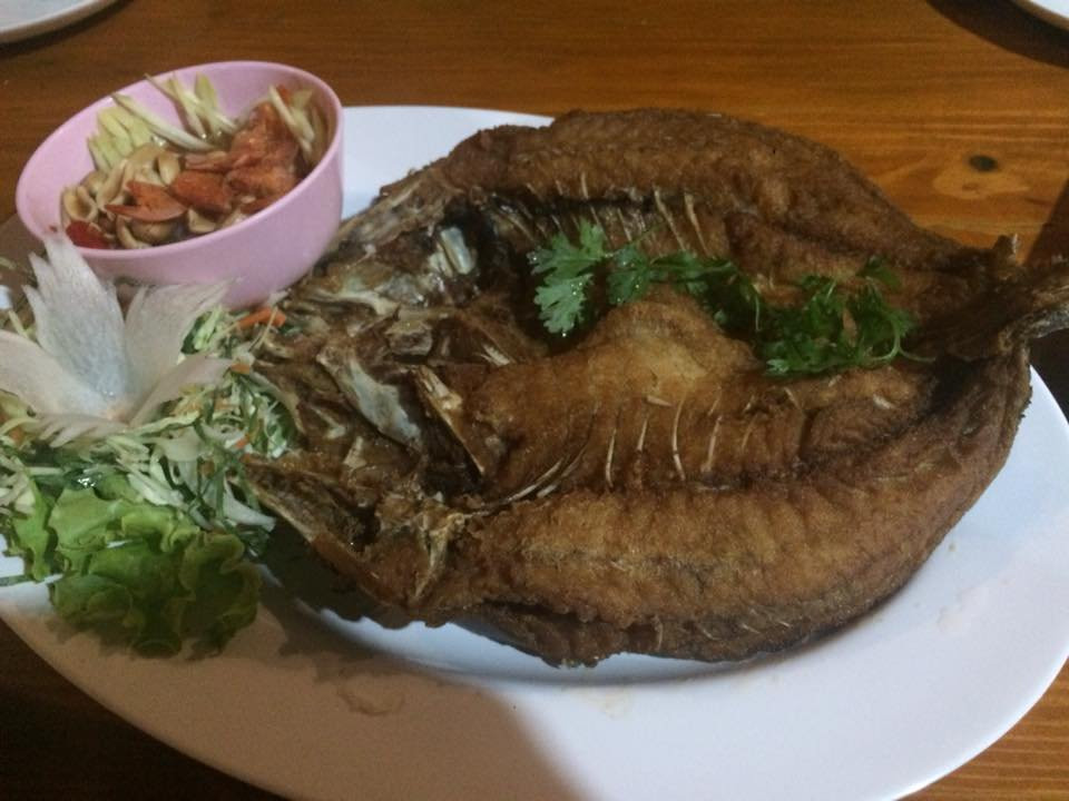 央猜餐馆和美食-Implaphao Chiangrai