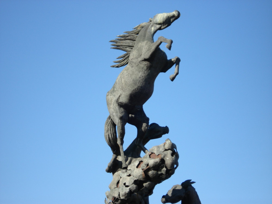 比戈旅游景点-Monumento a los Caballos