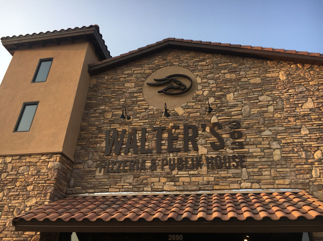 Walter's303 Pizzeria  & Publik House | Flying Horse