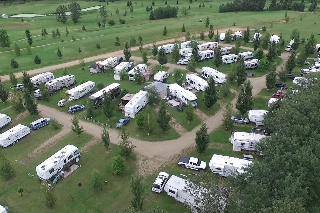 Pipestone Links Golf Course and RV Park-Millet必去景点