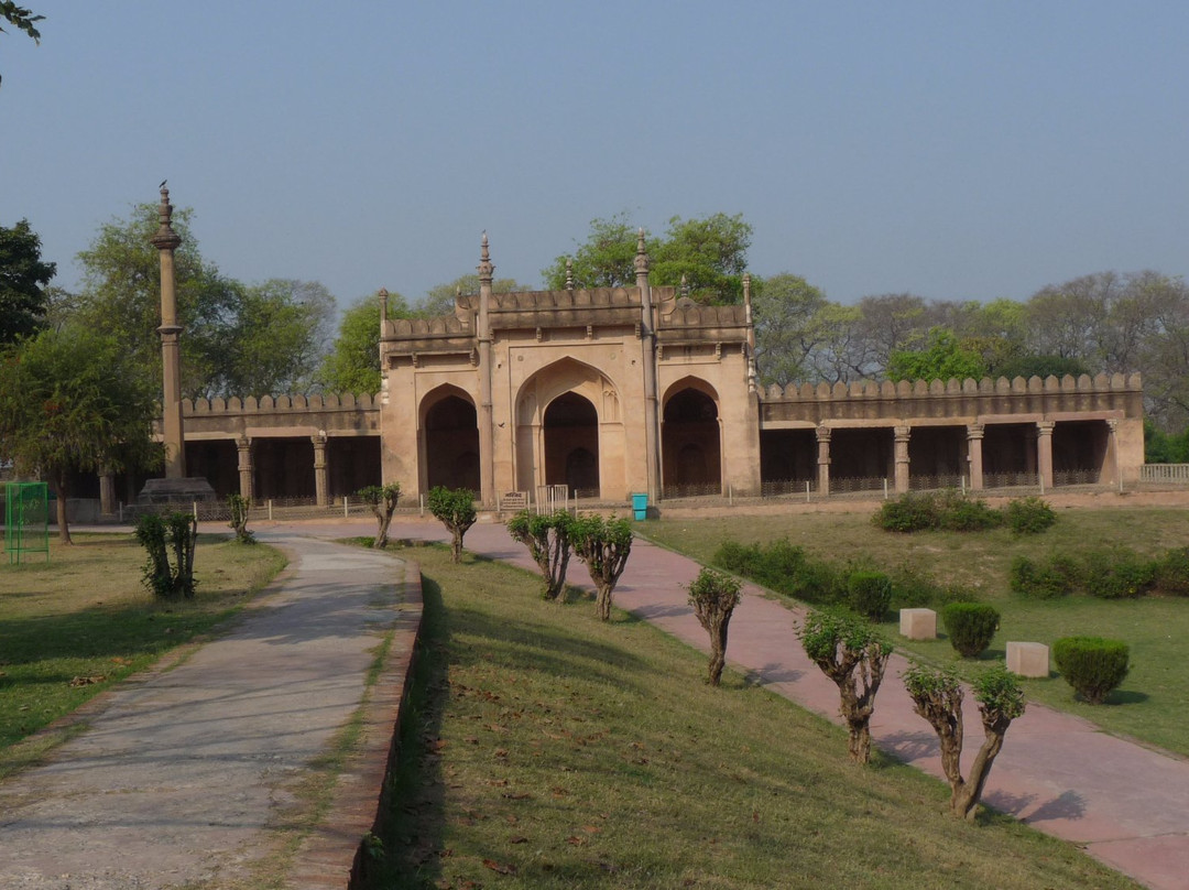 Shahi Qila-江布尔必去景点