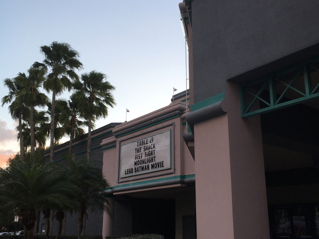 Regal Oakwood-好莱坞必去景点