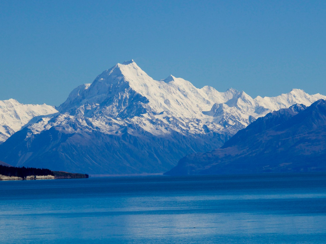 蓝湖及塔斯曼冰川景点图片