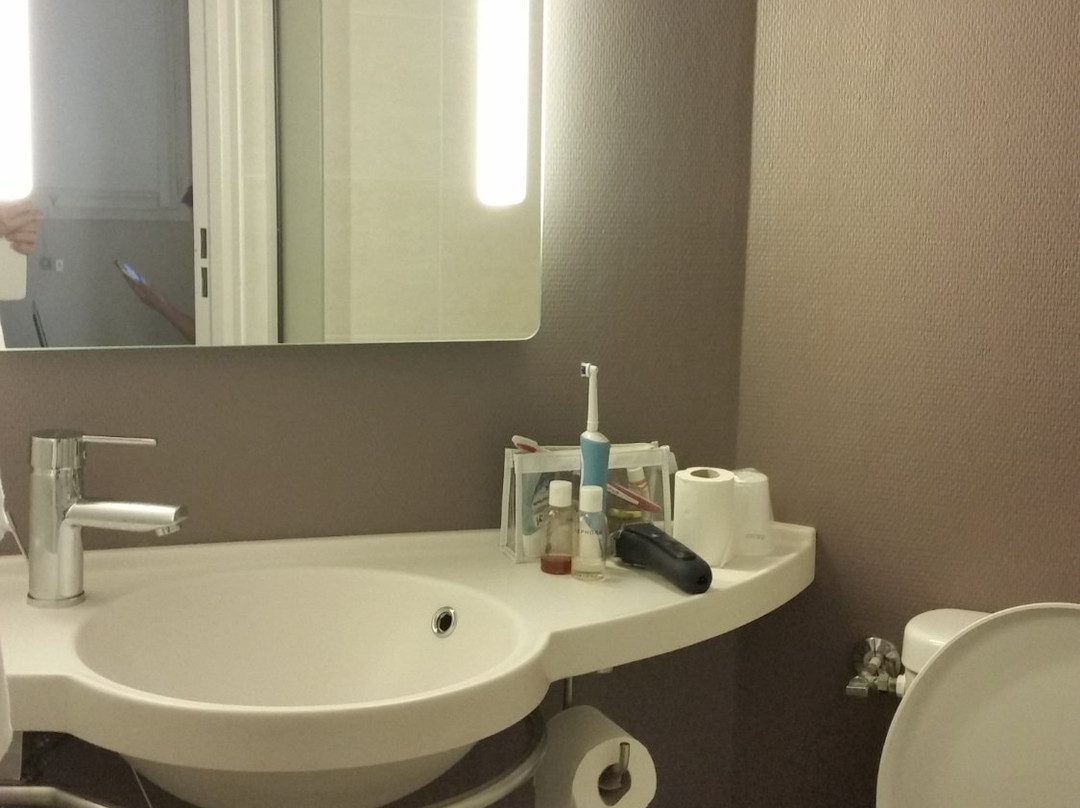 B&b Hotel Auxerre Monéteau主图