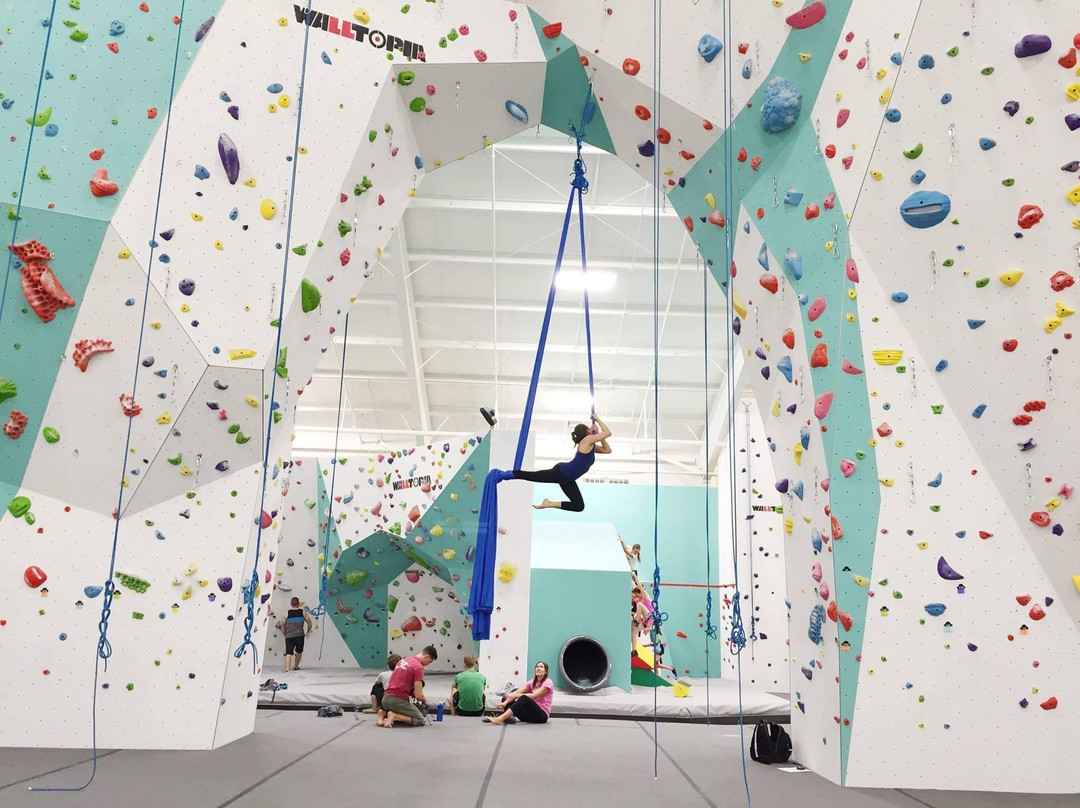 Zenith Climbing Center景点图片