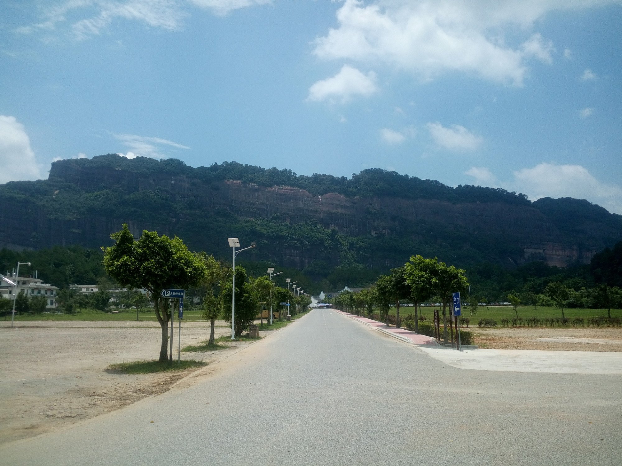 丹霞山鹿源客栈-官方