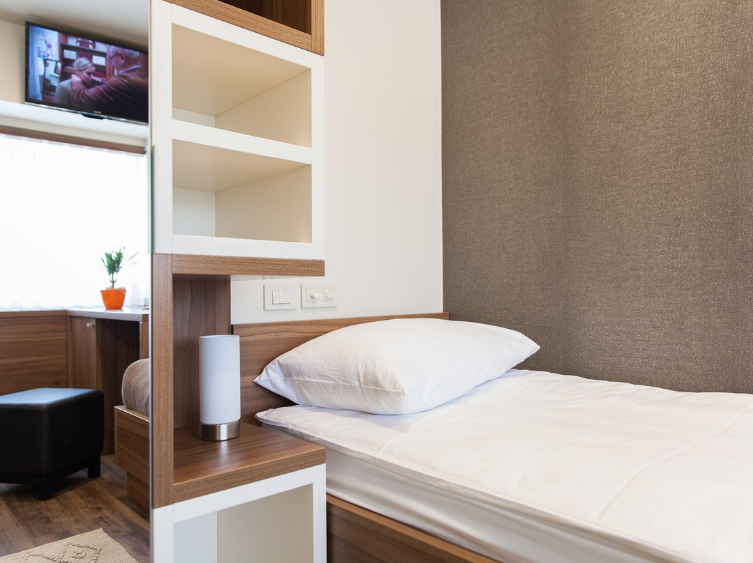 Pomaranča Hotel主图