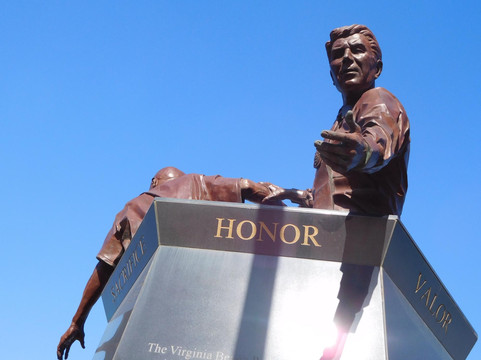 Virginia Beach Law Enforcement Memorial-弗吉尼亚海滩必去景点