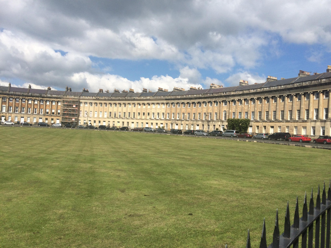 Treasures of Bath Fun Walking Tour-巴斯必去景点