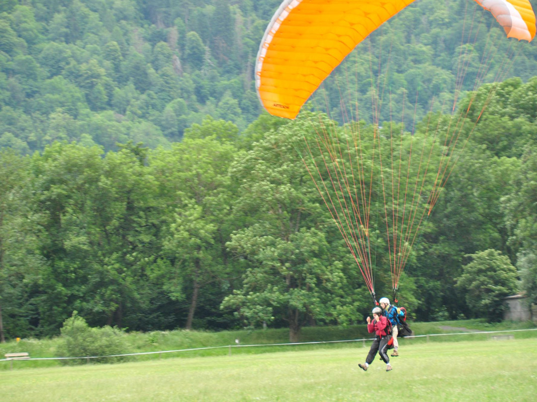 Freddy Sutra Parapente-巴涅尔-德吕雄必去景点