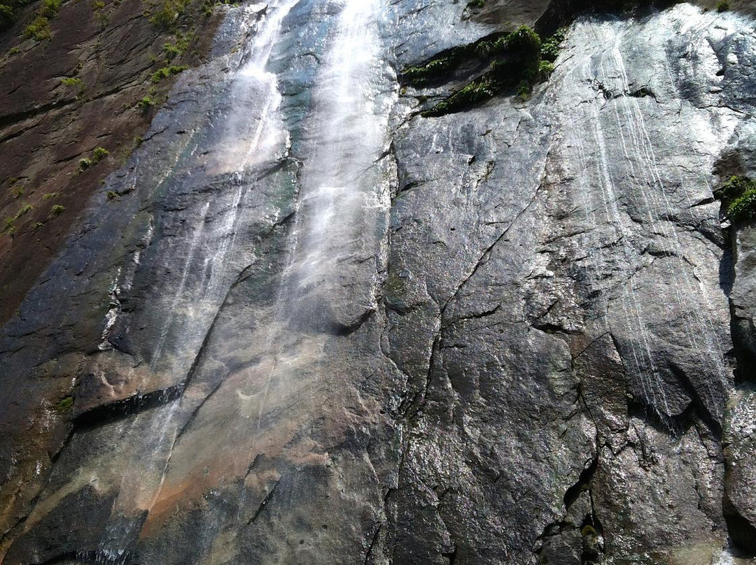 Mukabaki Falls-延冈市必去景点