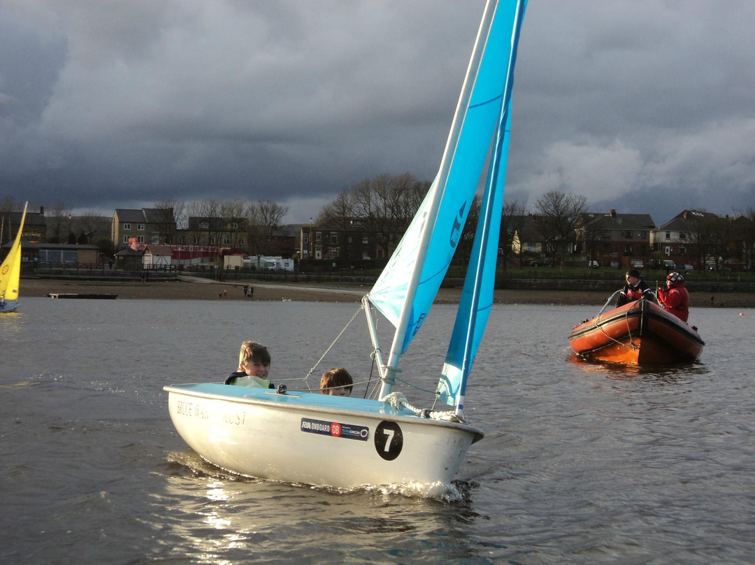 Hollingworth Lake Activity Centre景点图片