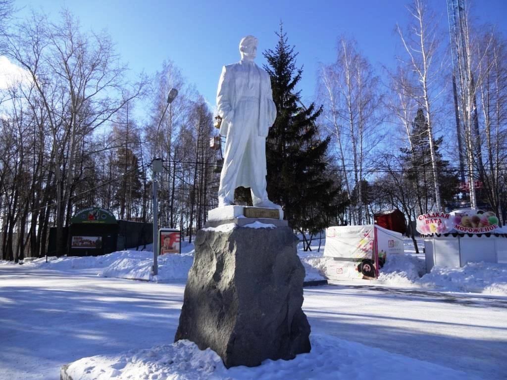 V.V. Mayakovskiy Monument景点图片