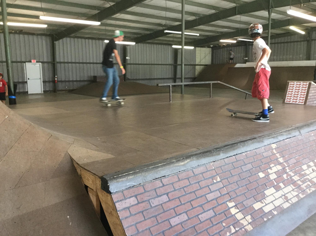 Levee Skate Place景点图片