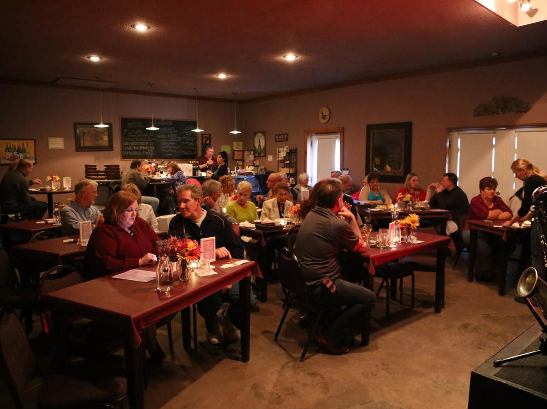 Lone Oak Vineyard Estate & Tootsie's Brewery景点图片
