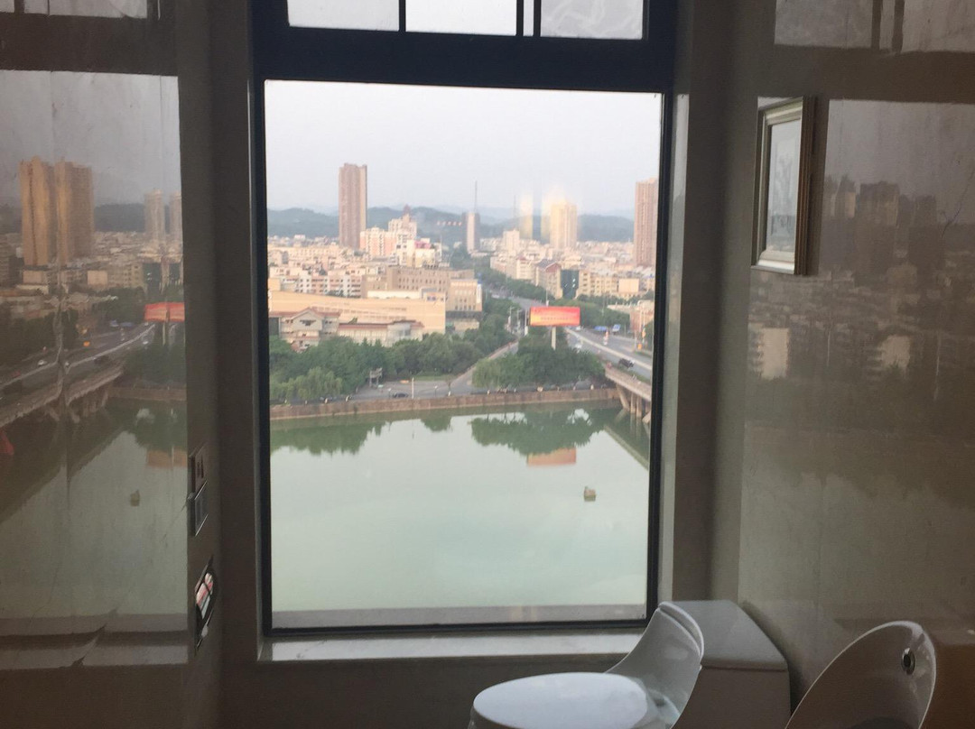 旌湖国际酒店主图