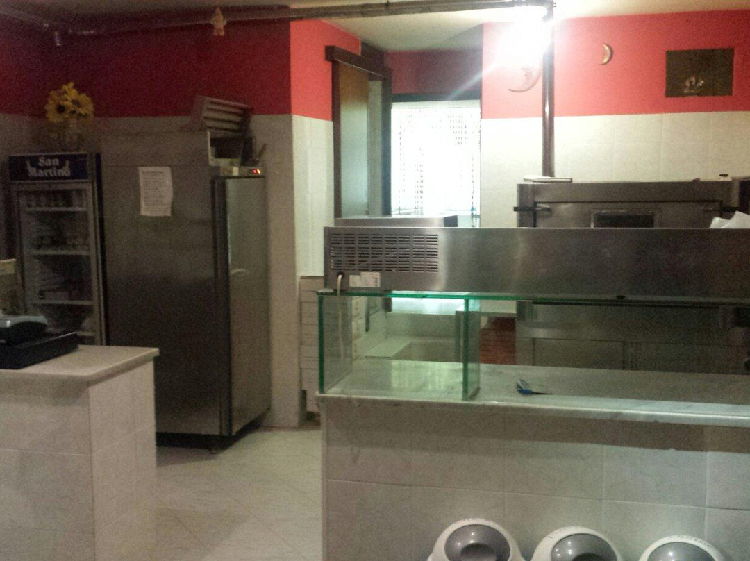 Pattada餐馆和美食-Pizzeria mezzaluna