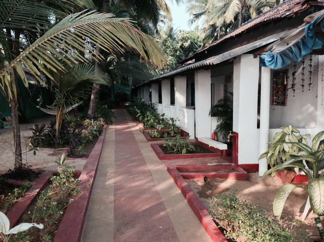 home Beachfront Restaurant & Hotel