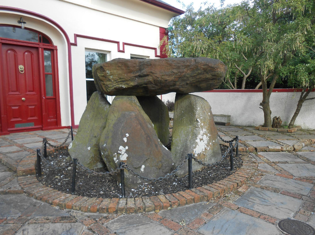 Ballylumford Dolmen景点图片