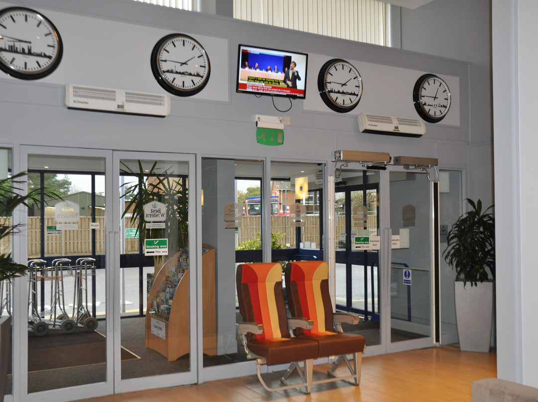 贝斯特韦斯特盖特威克护城河别墅酒店