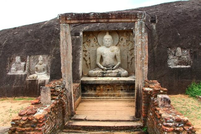 Thanthirimale-马纳尔必去景点