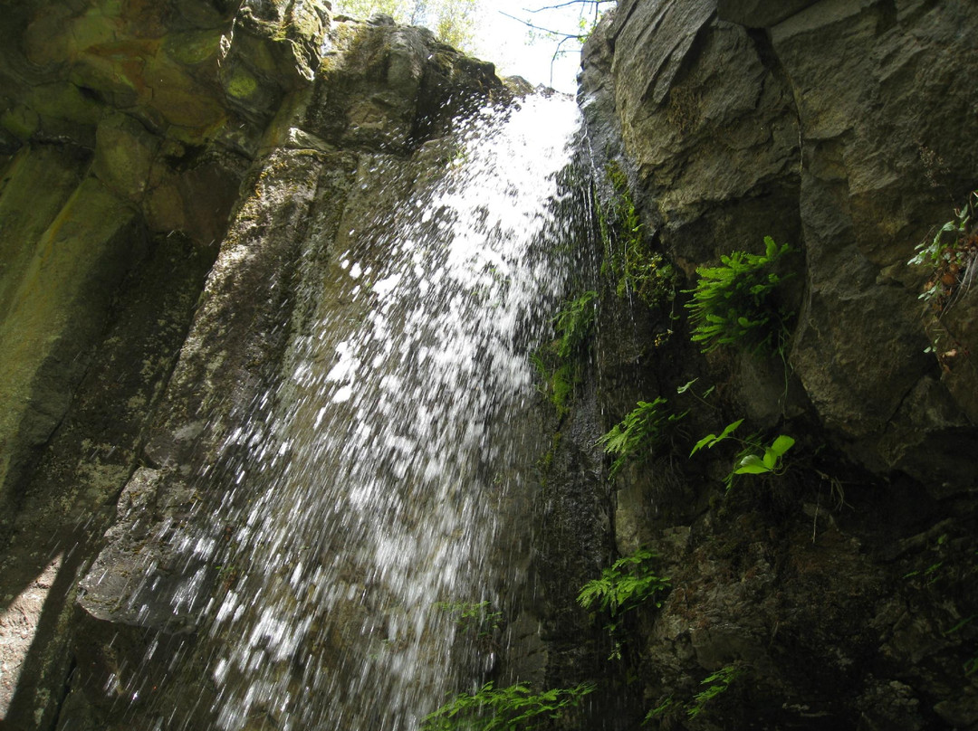 Hedge Creek Falls景点图片