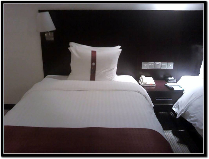 上海古井假日酒店主图