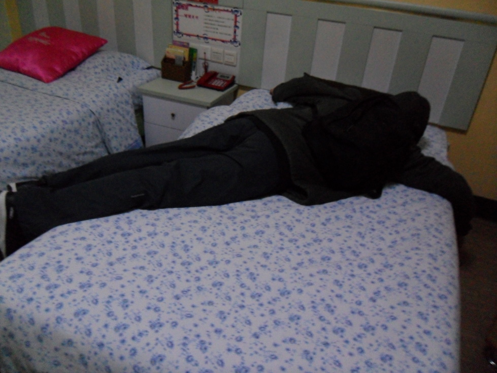 爱尊客酒店(青岛五四广场延安三路地铁站店)-客卧